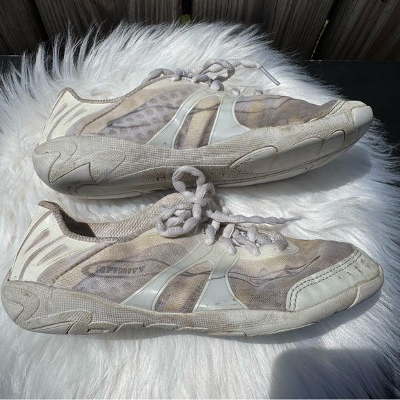 Nfinity Vengeance Cheer  Shoes women’s size 5.5 - Picture 4 of 9